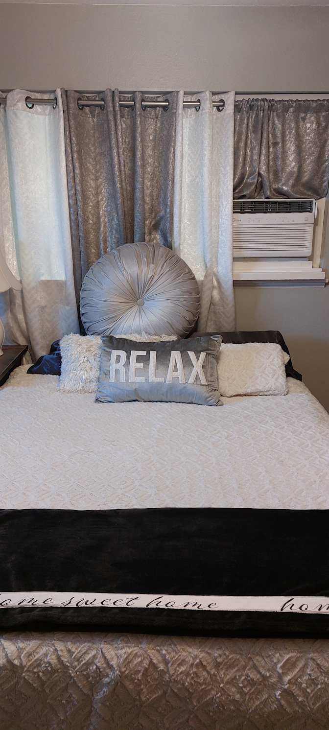 RHONDA's room