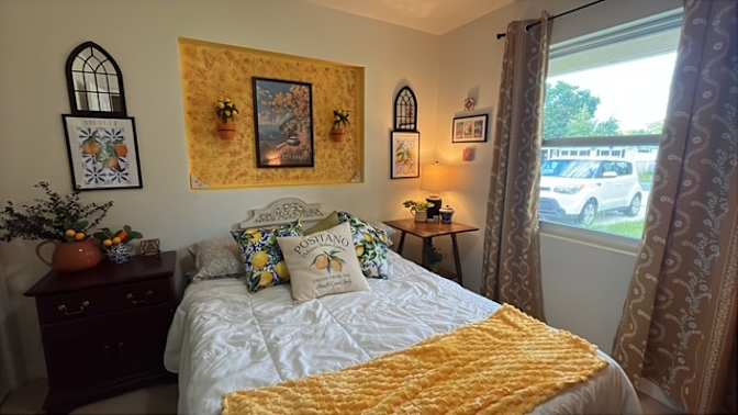 Lisa's room