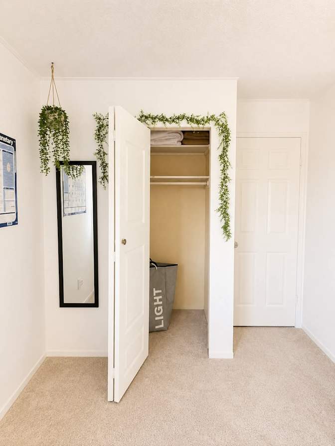 Tom's room