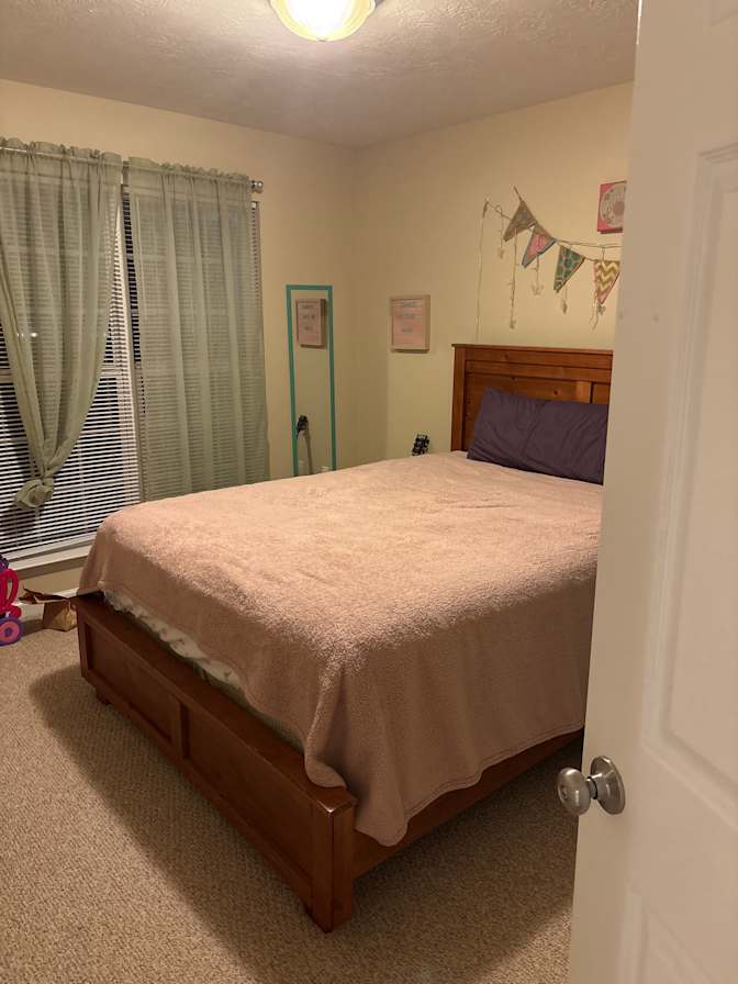 Elle's room