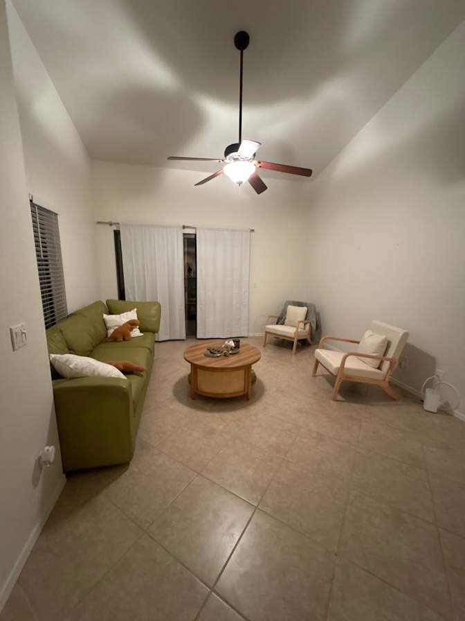 Lanny Derby's room