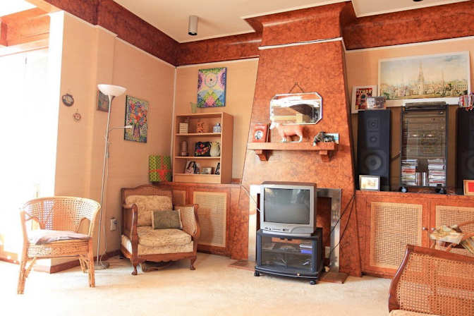 Linda's room