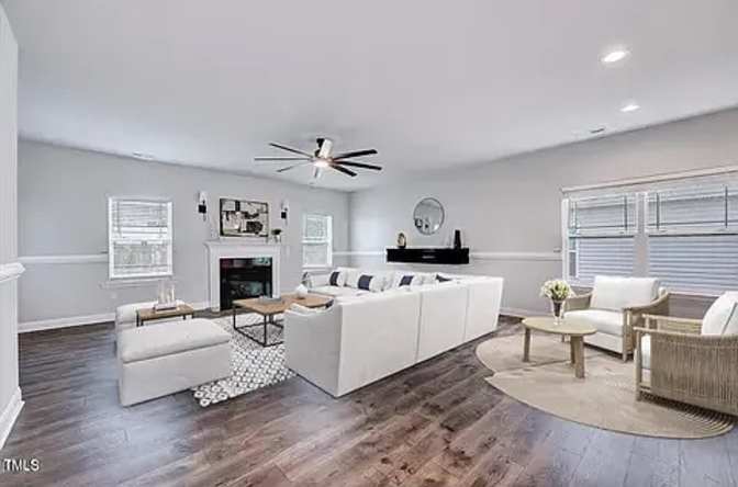 Alcove Rooms's room