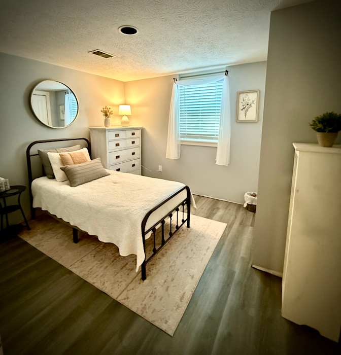 Andrea's room