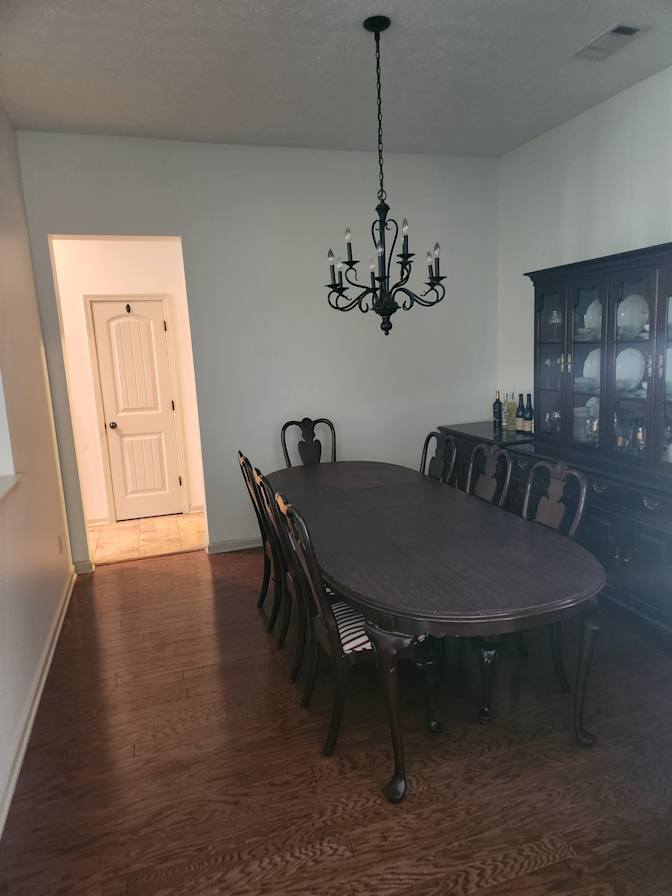 Julian E Ordonez's room