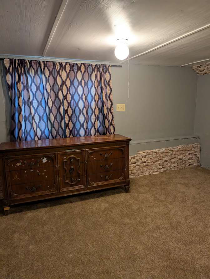Jose's room