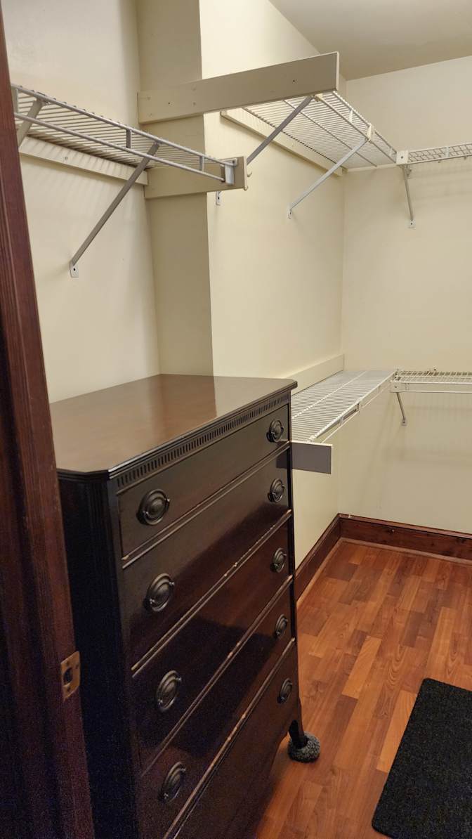 M Manuel's room
