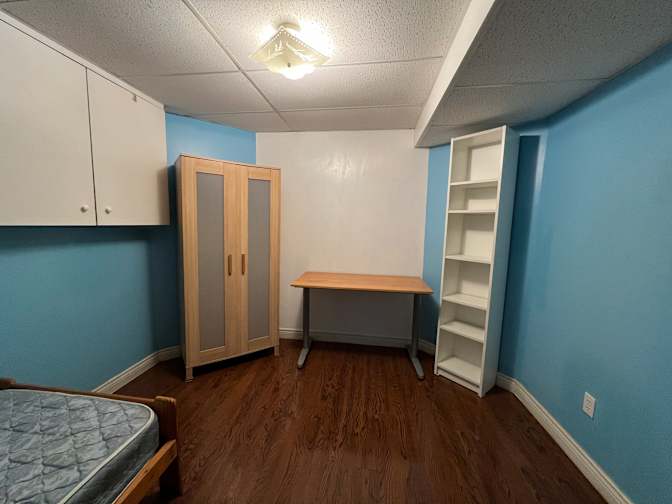 Dan Li's room