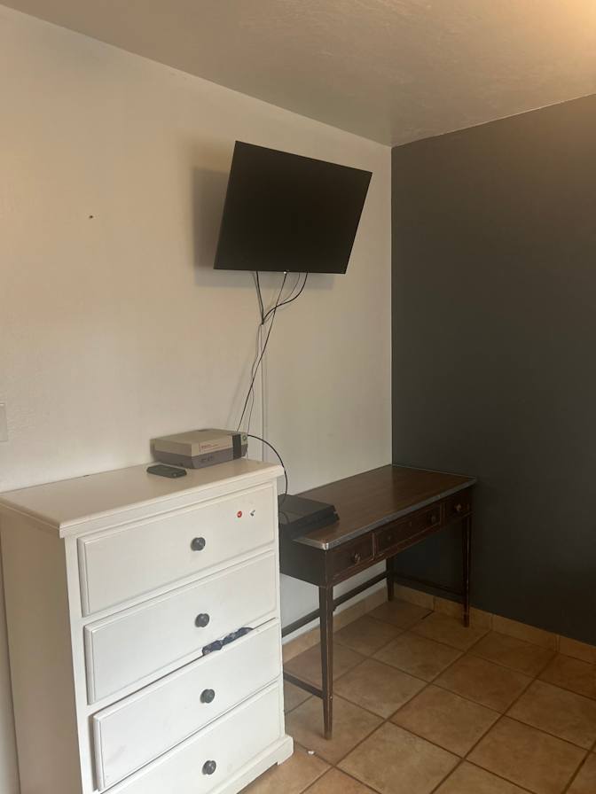 Jose's room