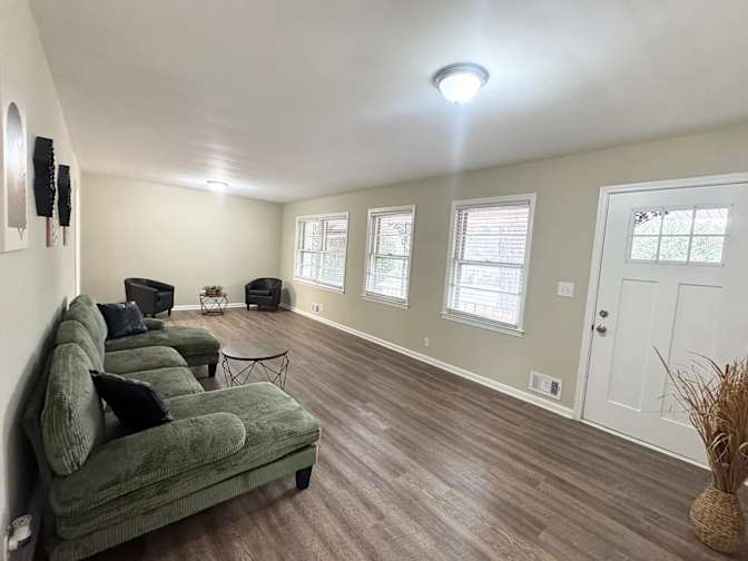 Alcove Rooms's room