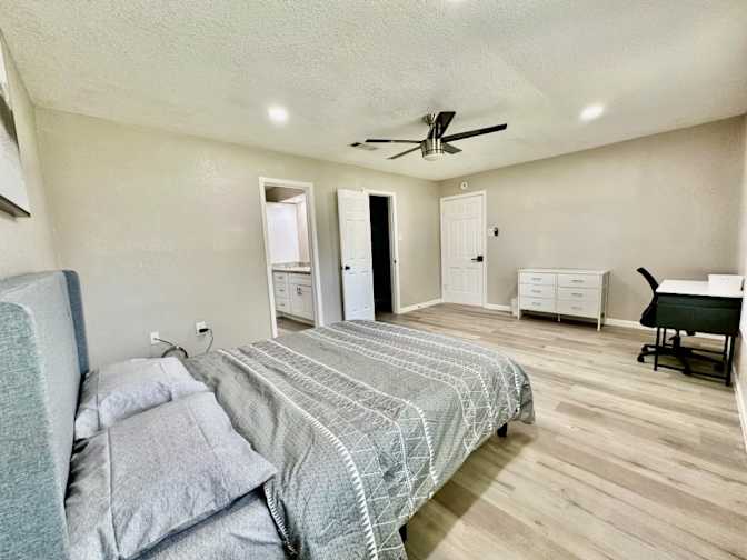 Wilson Realty & Investment Group's room