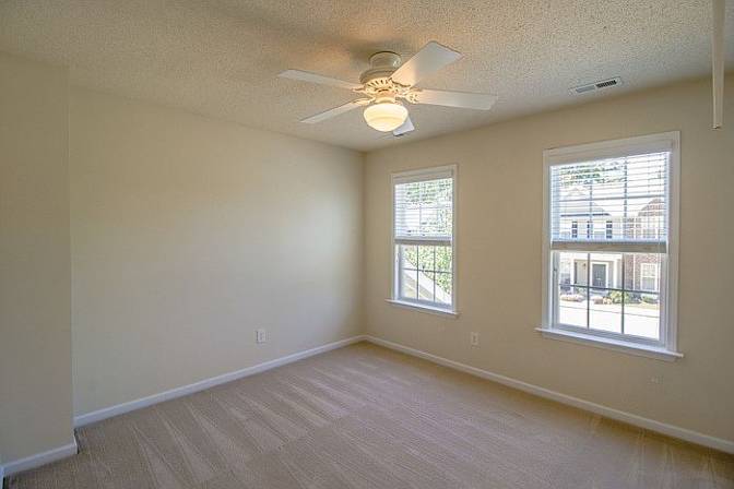 Alcove Rooms's room
