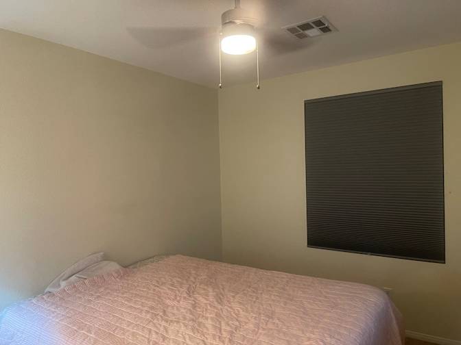 Carlos's room
