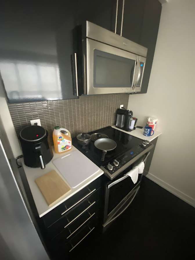 Evan Hu's room