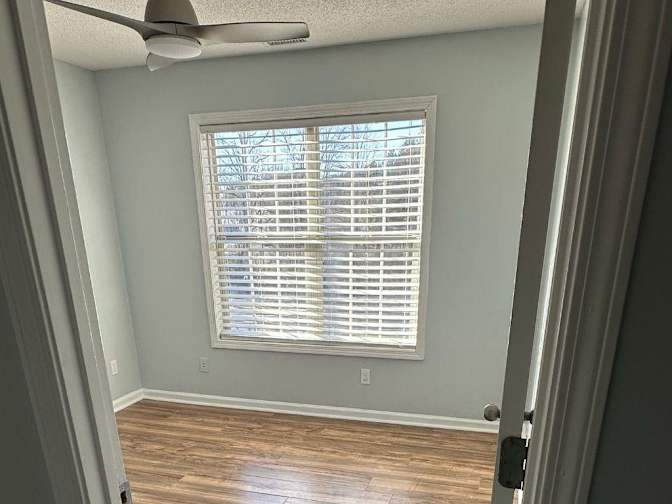 Alcove Rooms's room