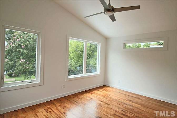 Alcove Rooms's room