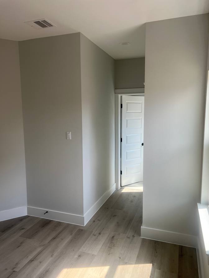Enrique's room