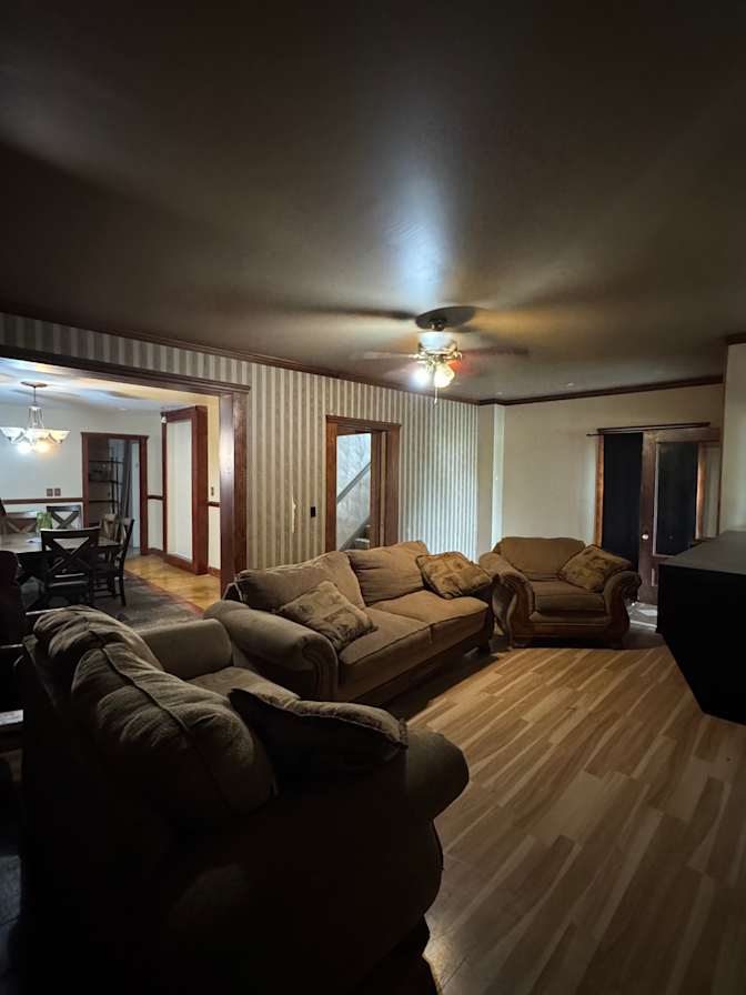 Black Diamond Ministries LLC's room