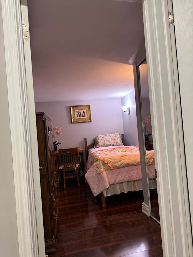 Elvie's room