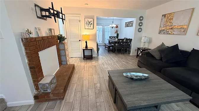 Alcove Rooms's room