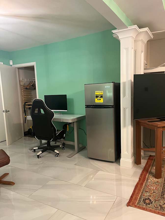 Geegee's room