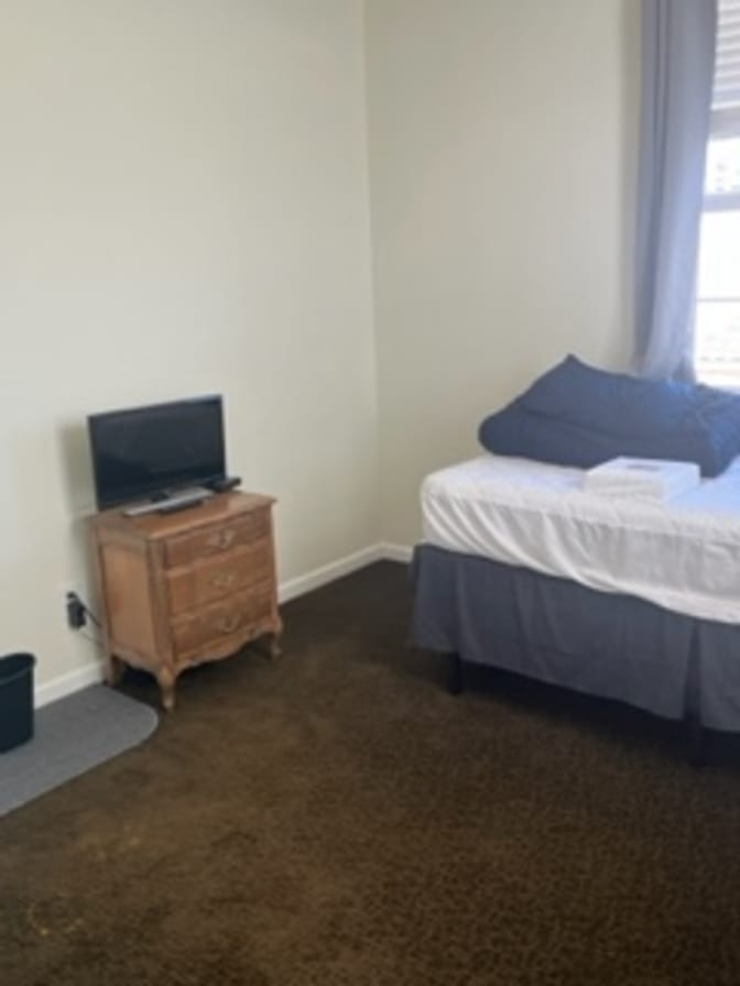 TEN's room