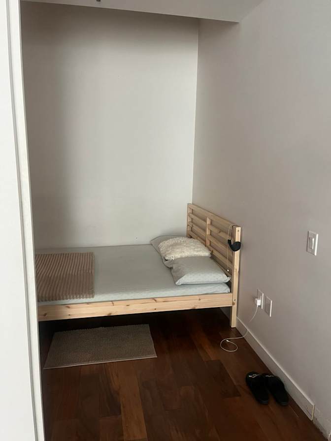 Vee's room