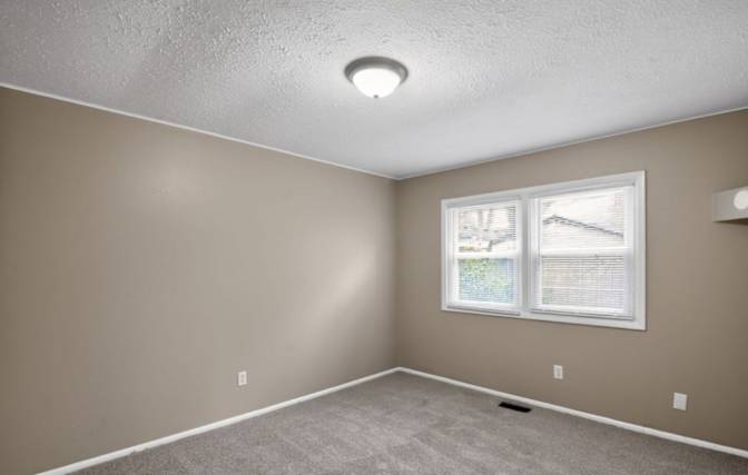 Triunn's room