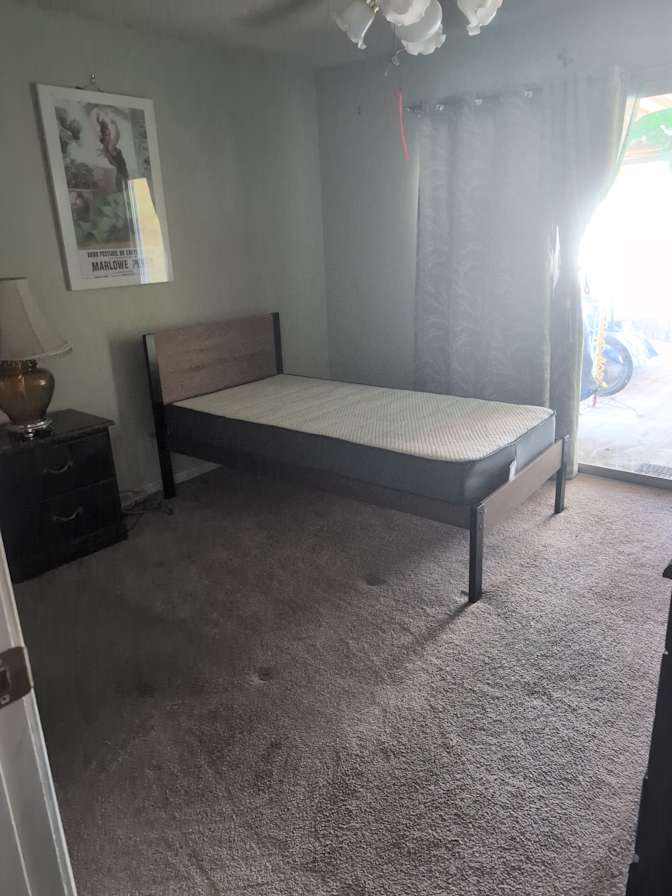 Amoz's room