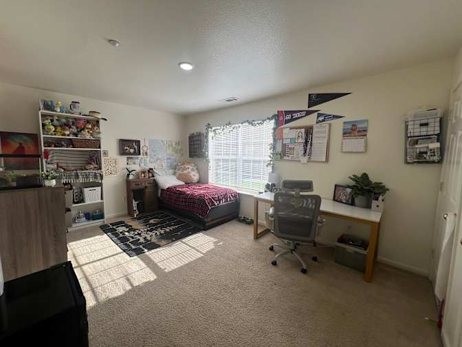 Izabella's room