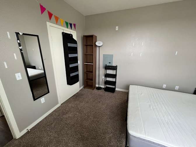 Max Conrad's room