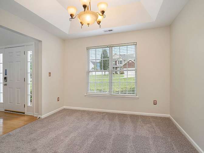 lifedoorrentals's room