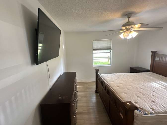 Colton Sawyer's room