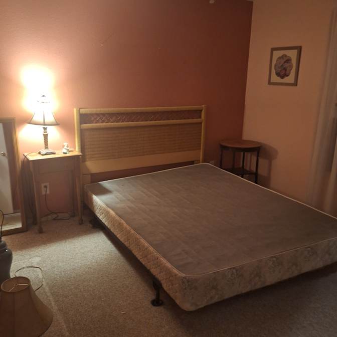 Tee's room
