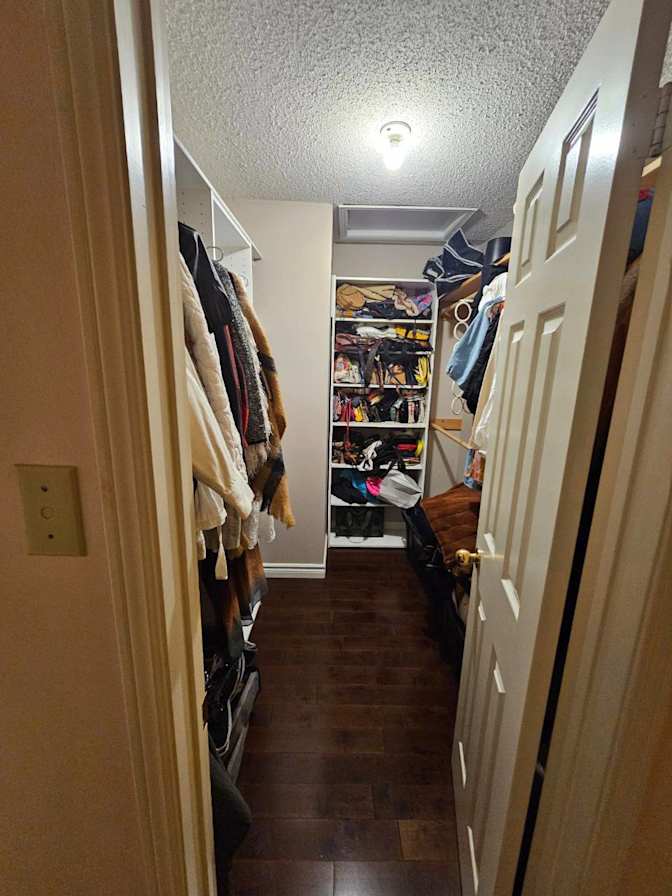 MOHSEN's room