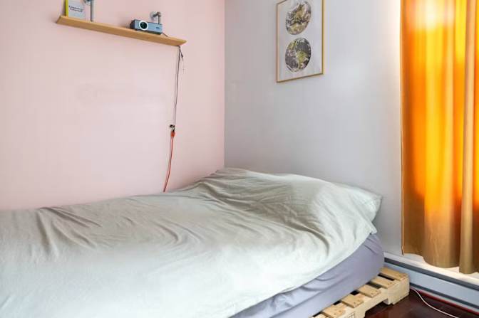 Elody's room