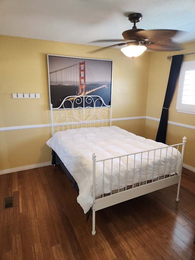 Luis's room