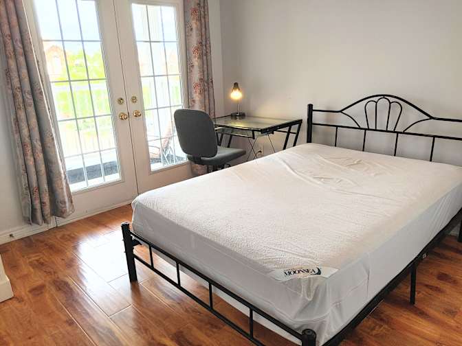 Linda's room