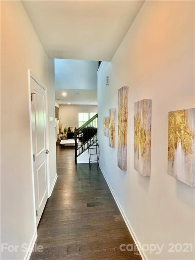Alcove Rooms's room