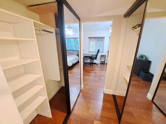 Venetian Condos's room