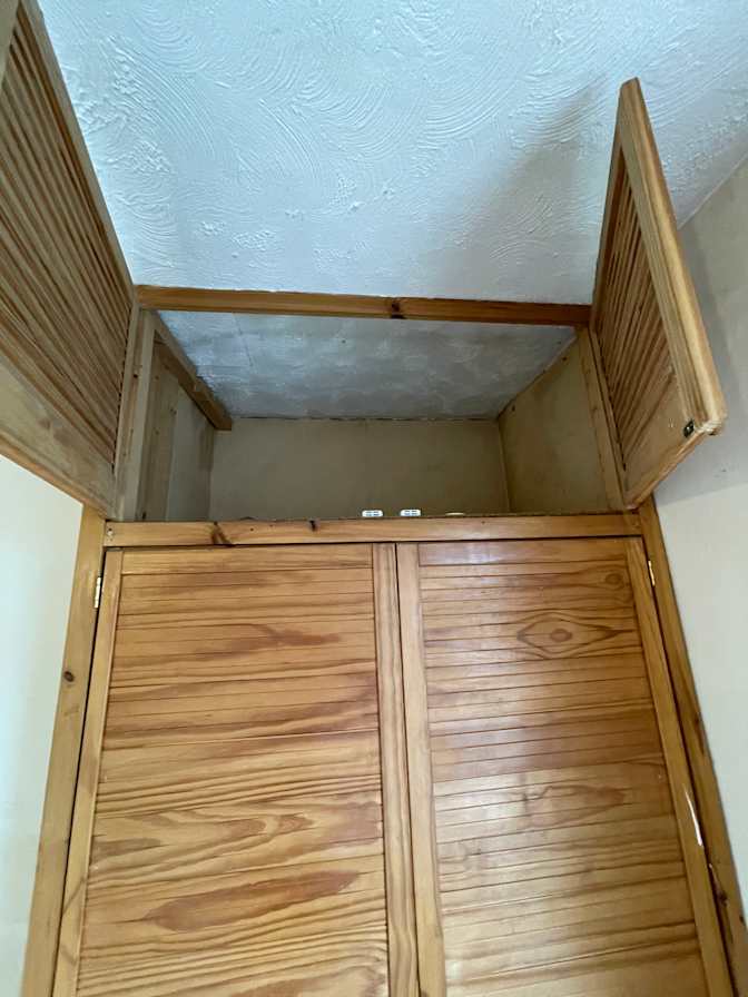 SavvaLET's room