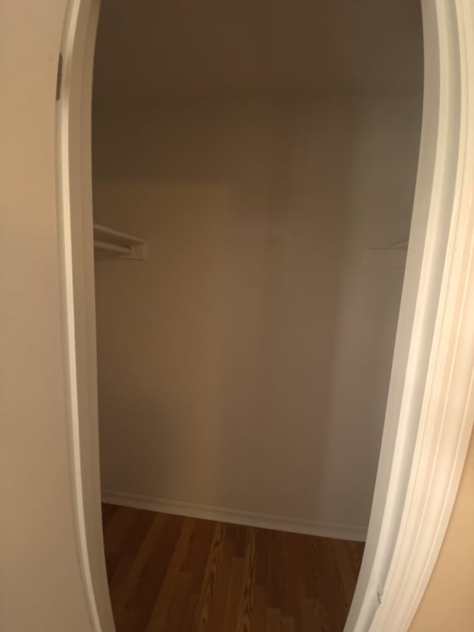 Chili's room