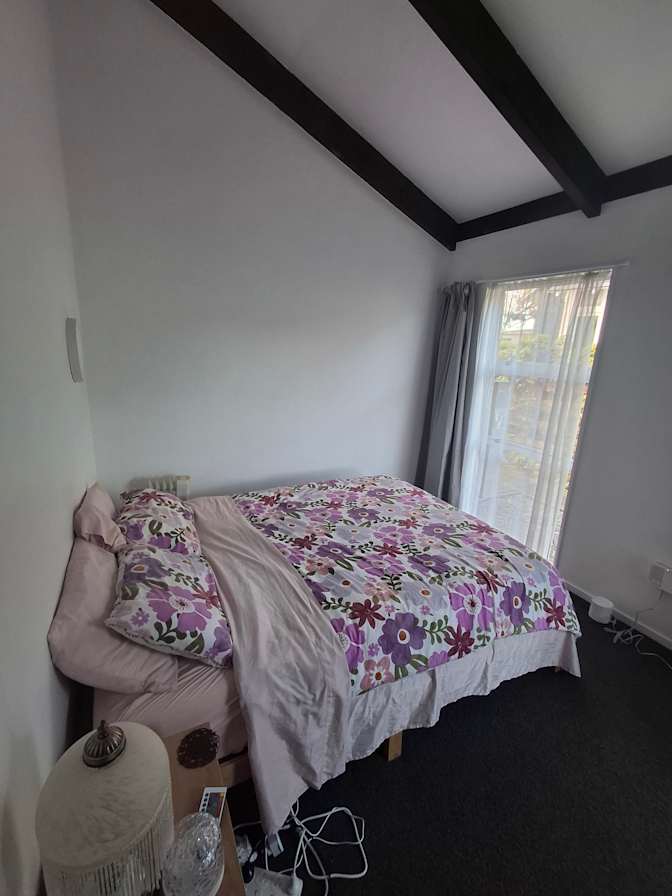 Vivian KM De Almeida's room