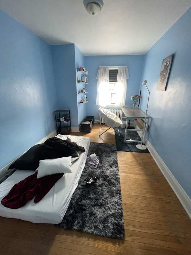 Zara's room