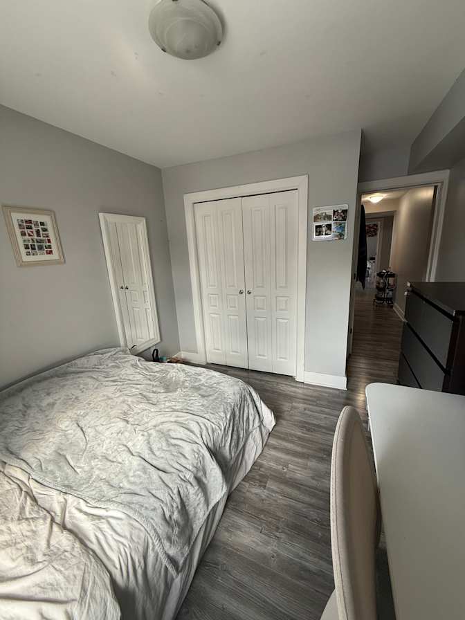 siya bhardwaj's room