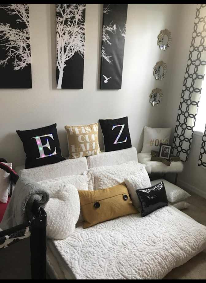 Merri Tabor's room