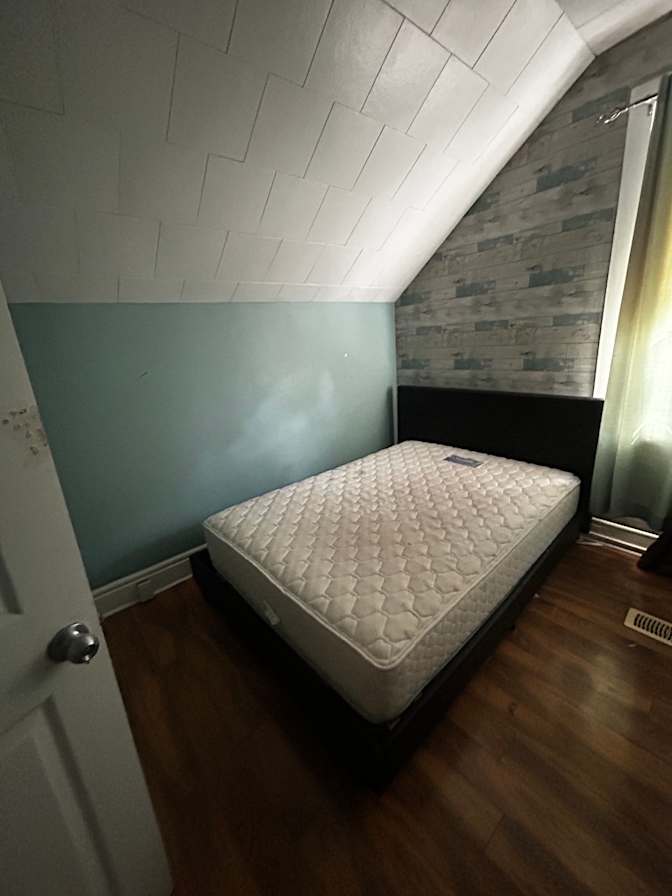 Dawn Snow's room