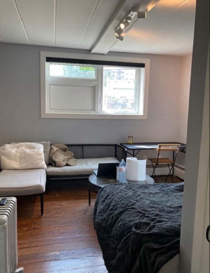 Yellowsky's room