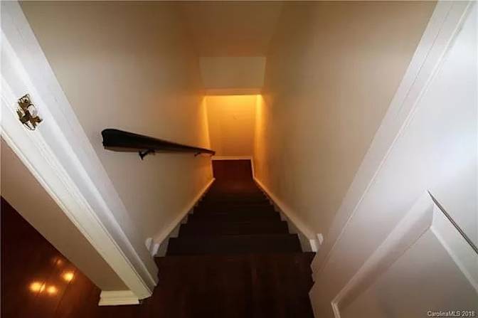 Alcove Rooms's room