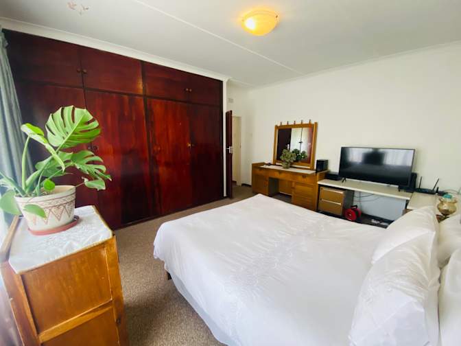 Tee's room